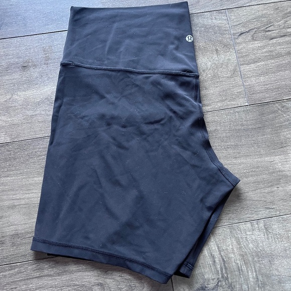 Lululemon black align bike shorts size 16, 6" inseam - Picture 1 of 3